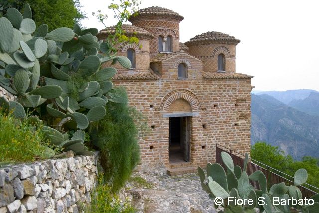 Immagine della chiesa La Cattolica di Stilo