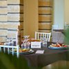 Tavola apparecchiata in un ristorante elegante.